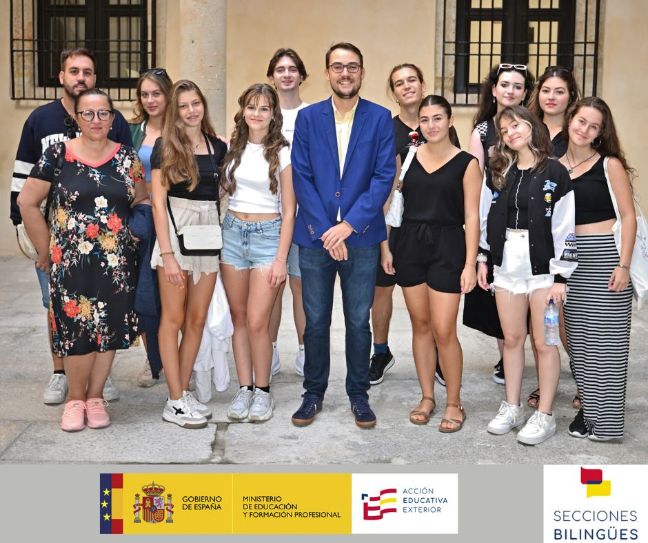 Los alumnos búlgaros ganadores del XXIII Festival Nacional de Teatro Escolar en español disfrutan de su premio, un viaje educativo en Salamanca