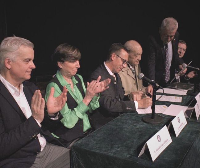 Firma del convenio entre el MEFD y y el Instituto Gallego Hispano Argentino “Santiago Apóstol”