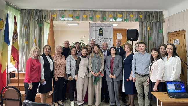 Acto de apertura de la sección bilingüe de Chisinau, en Moldavia